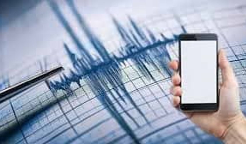 Erzincan'da deprem: Sazlıpınar üst üste sallandı!