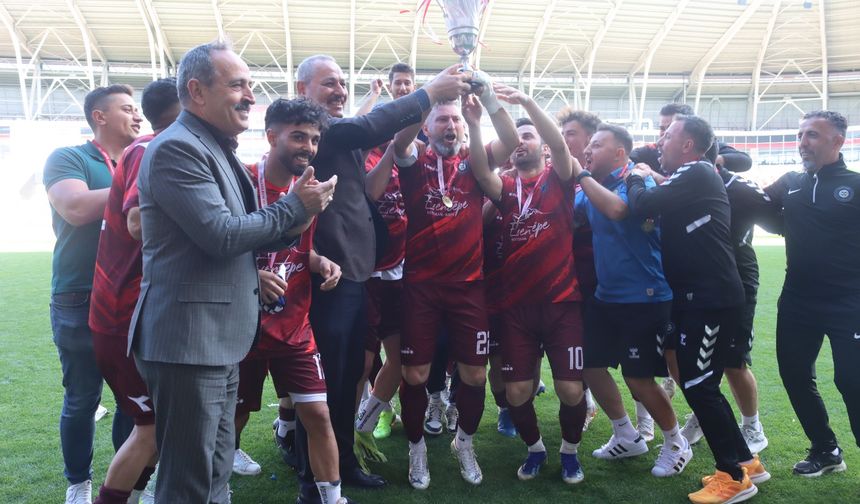 Amatörde 2024 - 2025 şampiyonu belli oldu (FOTO GALERİ)