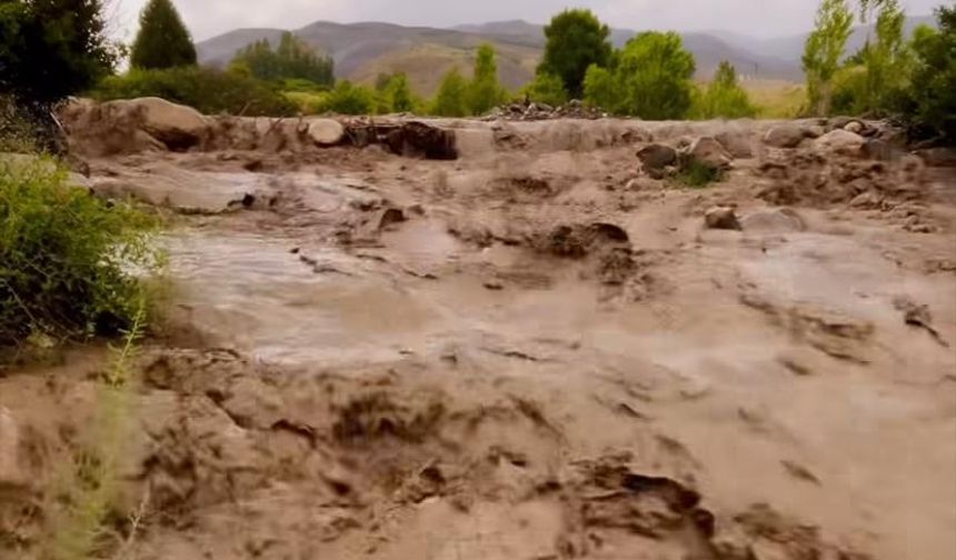 Erzincan’da Yağmur Felaketi: Çayırlı’da Çamur Seline Döndü