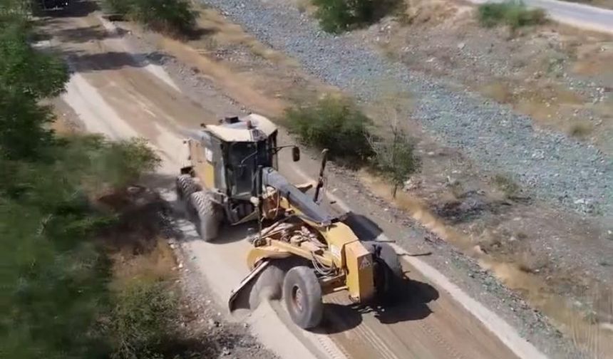 Erzincan’da Köy Yolları Yenileniyor