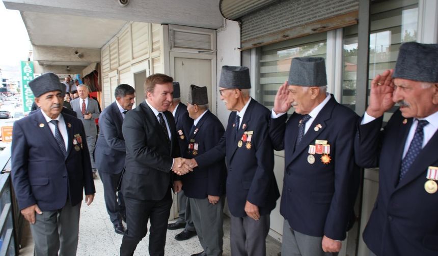 Erzincan'da 19 Eylül Gaziler Günü Kutlanıyor