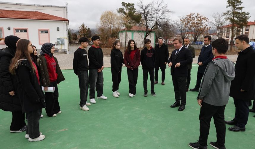 Erzincan Lisesi’nde Yeni Spor Alanına Vali Aydoğdu’dan Yerinde İnceleme