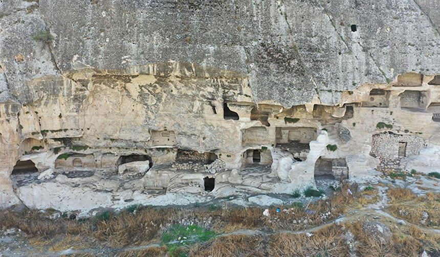 Hasankeyf’in 4000 Mağarası Binlerce Yıllık Sırlarını Gün Yüzüne Çıkarıyor