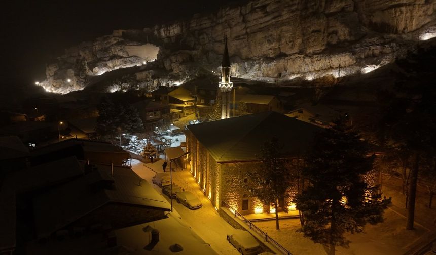 568 Yıldır Ezan Susmadı: Depremlere Direnen Gülabibey Camii Zamana Meydan Okuyor (VİDEO)