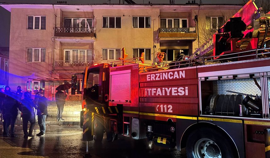 Erzincan'da Korkutan Yangın: 3'ü Çocuk 8 Yaralı (VİDEO)
