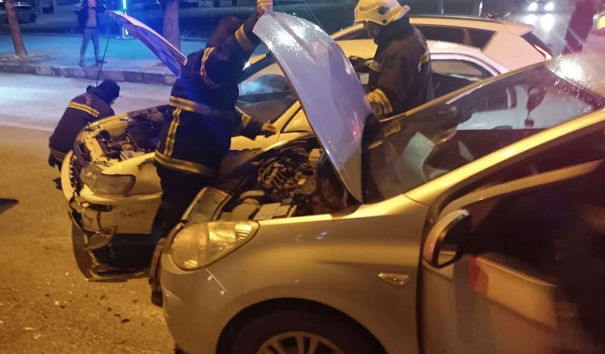 Cumhuriyet Mahallesi’nde Trafik Kazası: İtfaiye Ekipleri Olay Yerine Sevk Edildi