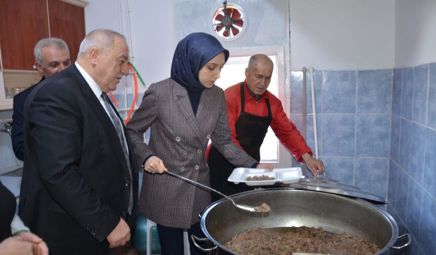 Şehit Er Ferhat Erseçen İçin Mevlid Programı Düzenlendi