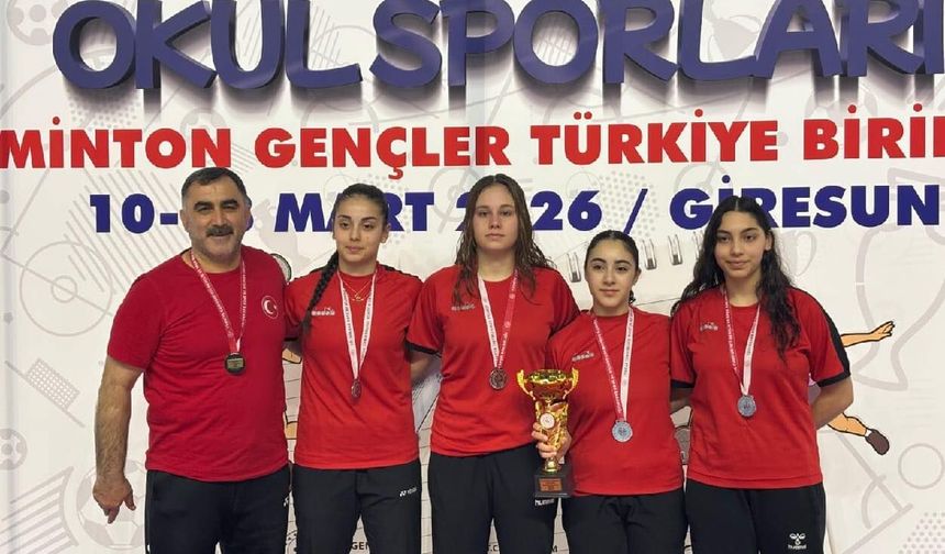 Erzincan Anadolu Lisesi Badmintonda Türkiye İkincisi Oldu