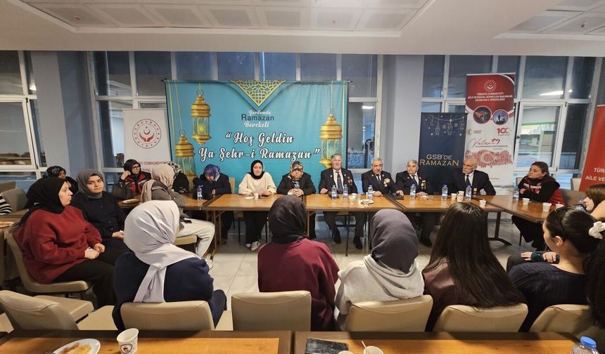 Gaziler ve Şehit Yakınları Öğrencilerle İftar Sofrasında Buluştu