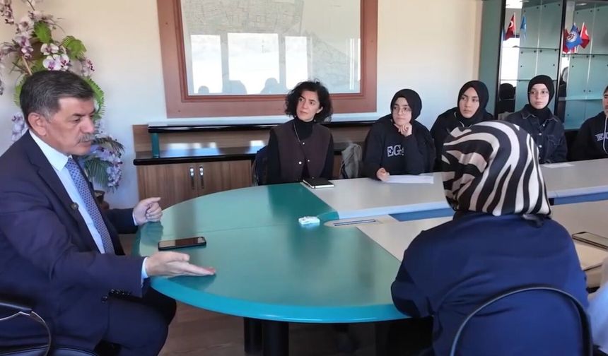 Öğrencilerden Başkan Aksun’a Çevre Ziyareti (VİDEO)