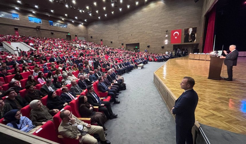 Erzincan’da “Türkiye’nin Güvenlik Meseleleri” Paneli Yoğun Katılımla Gerçekleştirildi (VİDEO)