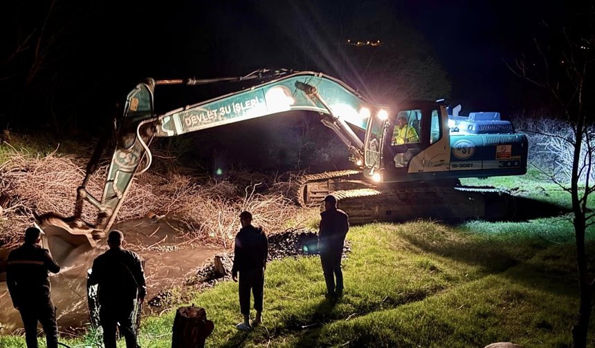 Çardaklı Deresi’nde Taşkın Paniği: DSİ Ekipleri Anında Müdahale Etti