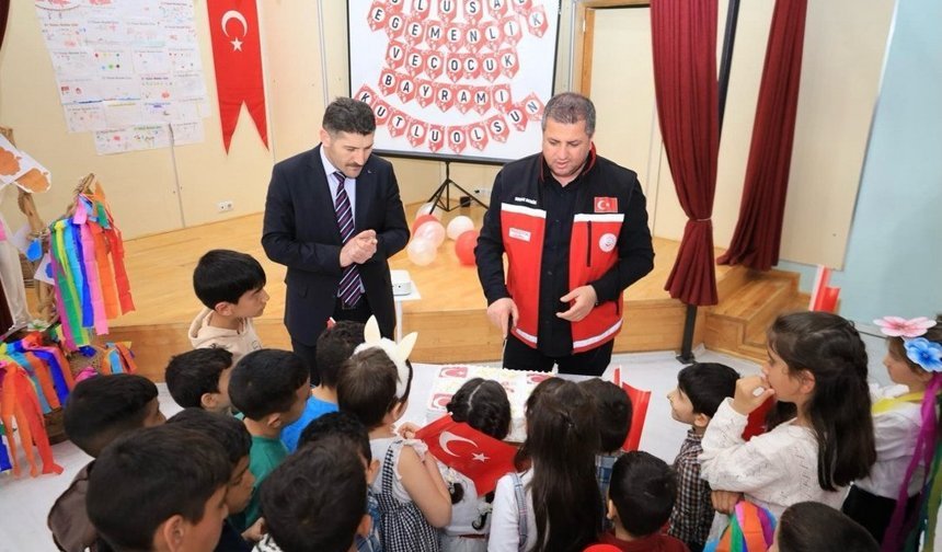 Erzincan’da Çocukların Dilekleri Ağaçta Çiçek Açtı