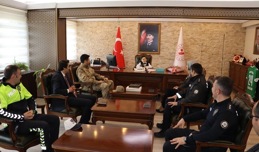 Kaymakamlık Koltuğu Minik Menderes’e Emanet Edildi