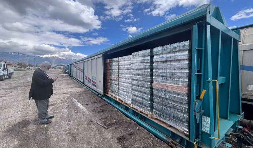 Erzincan’dan Afganistan’a İhracat Hamlesi: Şeker ve Maden Suyu Tren Yoluna Çıktı (VİDEO)
