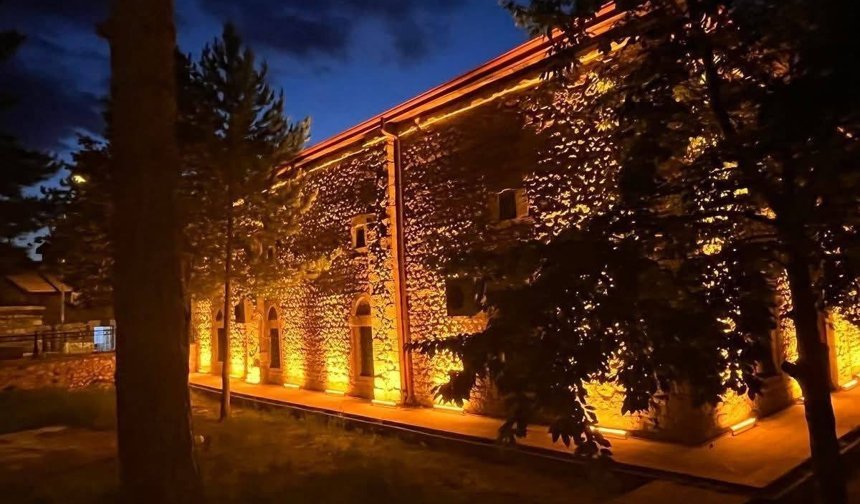 Kemah’ta 571 Yıllık Miras Göz Kamaştırdı
