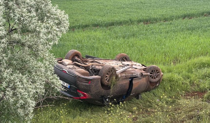 Araç takla attı, 4 yaralı