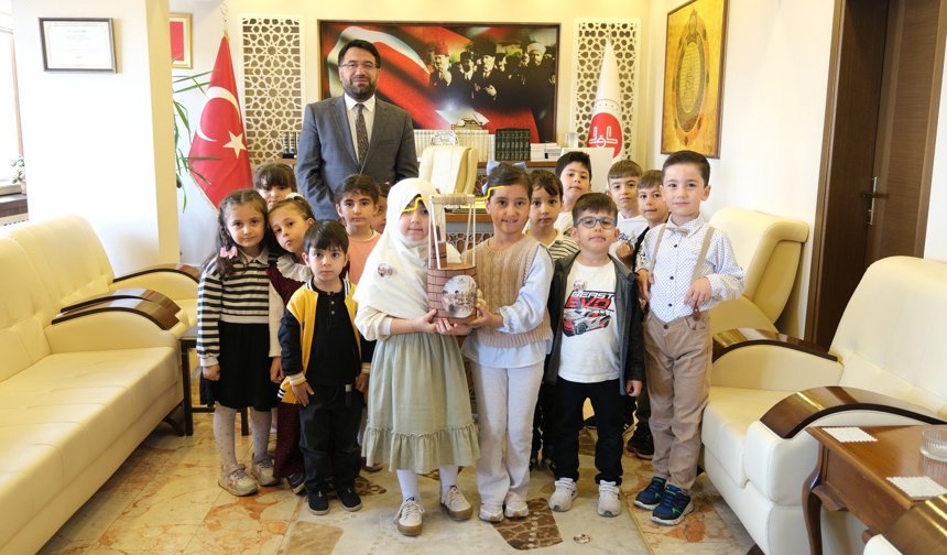 Minik Kalplerden Afrika’ya Umut Eli