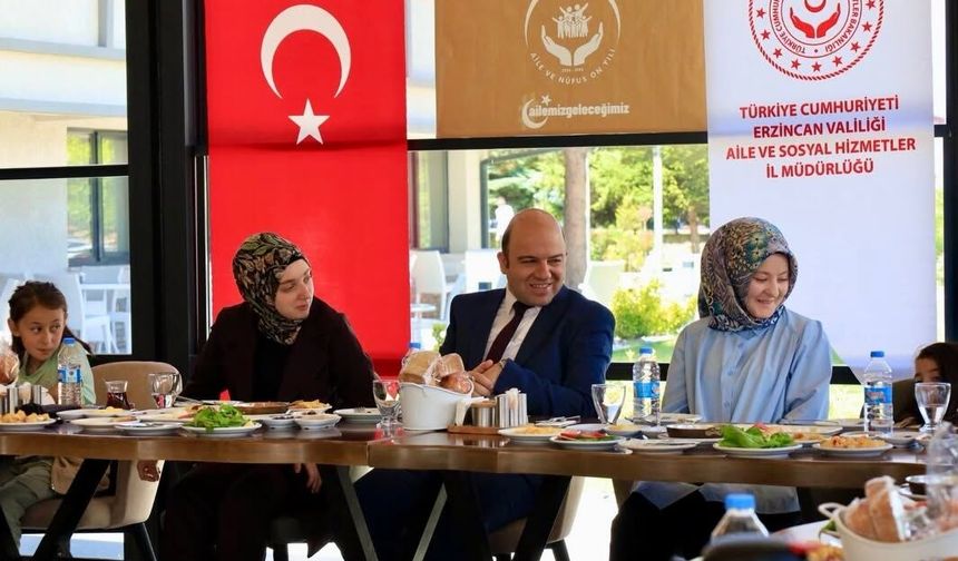 Erzincan’da Üç Kuşak Aynı Sofrada Buluştu