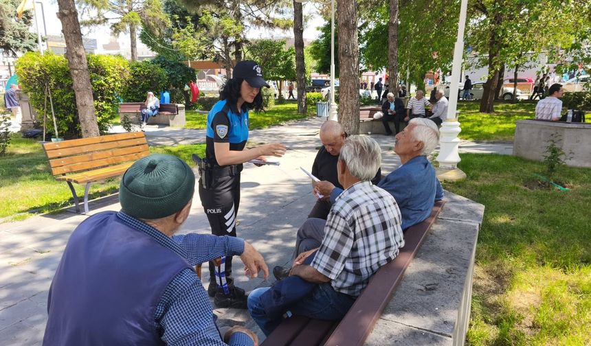 Erzincan Polisi Dolandırıcılığa Karşı Vatandaşları Bilgilendirdi