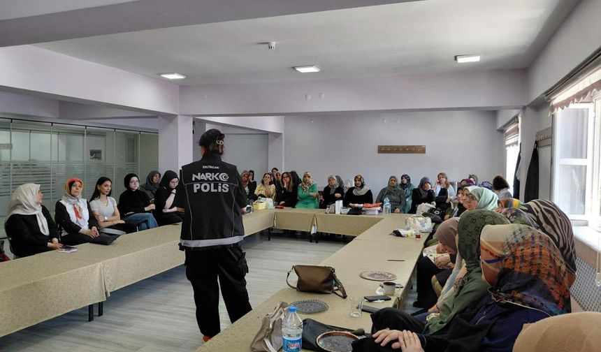 Erzincan’da 7 Bin Kişiye Narkotik Eğitimi