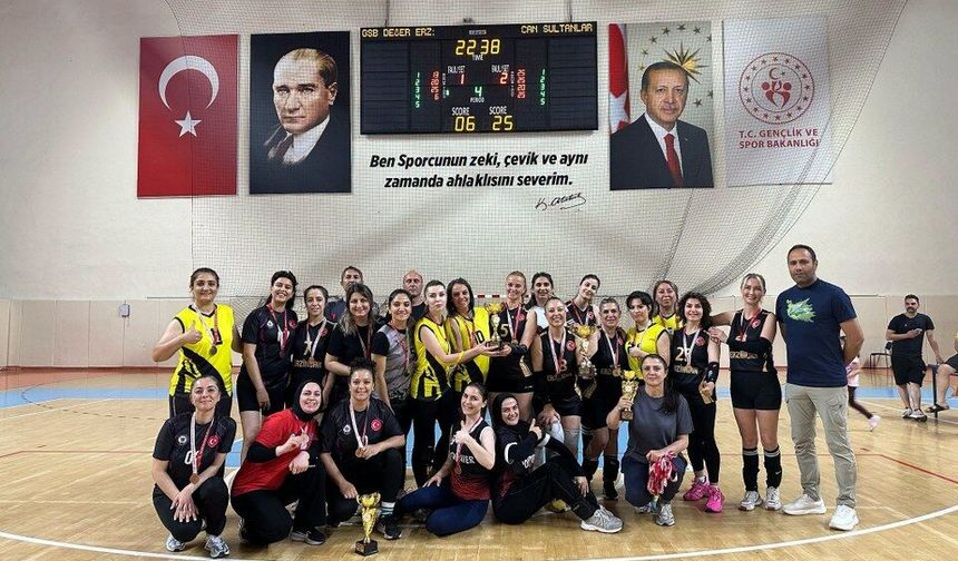 Evinin Sultanları Voleybol Turnuvası'nda Şampiyon Belli Oldu!