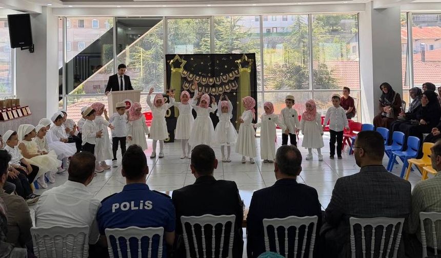 Miniklerden Büyük Coşku: 4-6 Yaş Kur’an Kursu Kapanış Programı
