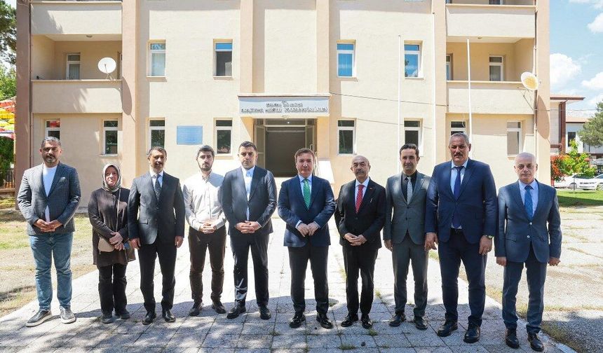 Kütüphane Sokağında Çalışmalar Hız Kazandı