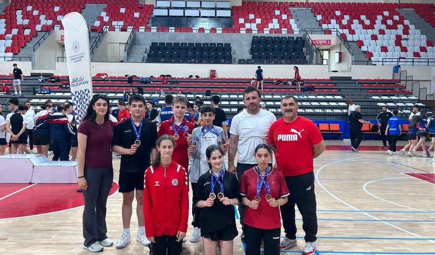 Badmintonda Erzincan Fırtınası