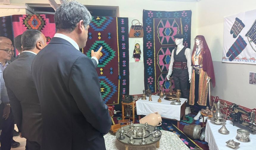 Refahiye Halk Eğitim Sergisine Yoğun İlgi