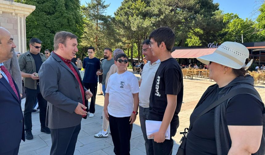 Vali Aydoğdu, LGS Öncesi Öğrenciler ve Velilerle Buluştu