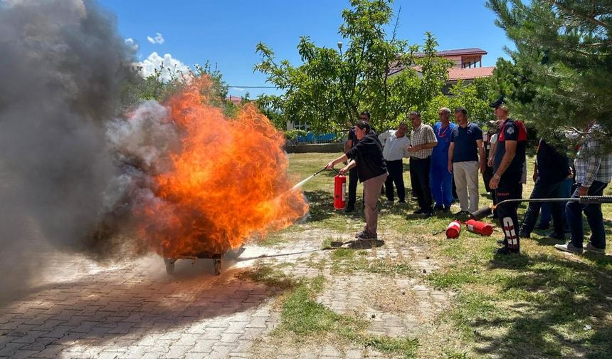 Üzümlü’de Hastane Personeline Yangın Eğitimi
