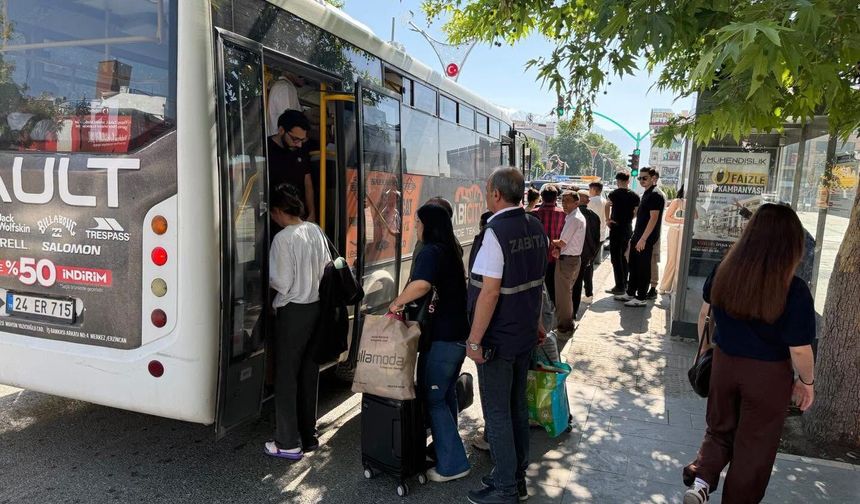Zabıtadan YKS’de Öğrencilere Destek
