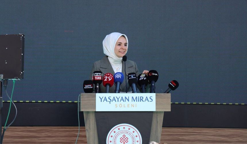 Aile Destekleri Yaygınlaşacak! Bakan Göktaş'tan Erzincan'da Aile Odaklı Yeni Politikalar Mesajı (VİDEO)