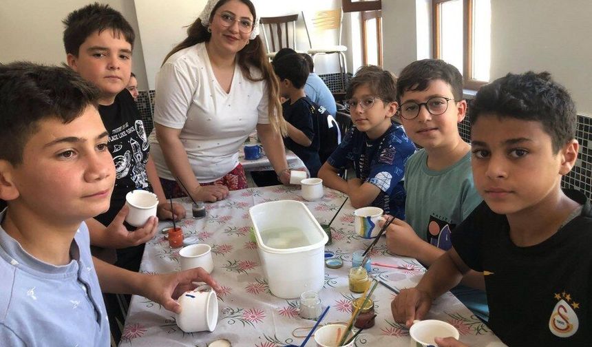 Çocukların Hayalleri Kupalara Yansıdı