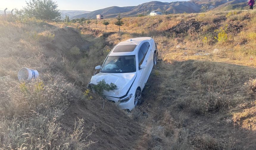 Erzincan-Sivas Karayolunda Kaza: 3'ü Çocuk 6 Kişi Yaralandı (VİDEO)