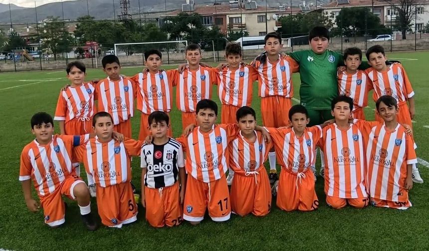Erzincan'da Minik Kramponlar Sahaya Çıktı: U11 Ligi Başladı
