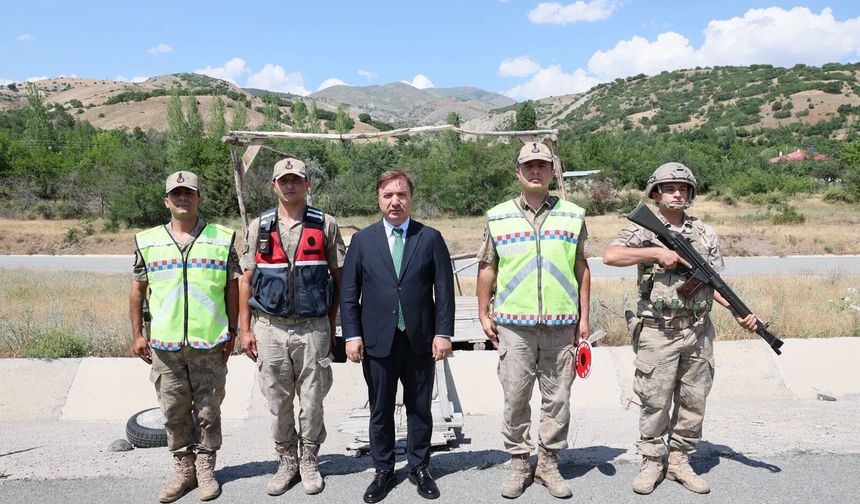 Vali Aydoğdu'ndan Görev Başındaki Jandarmaya Moral Ziyareti