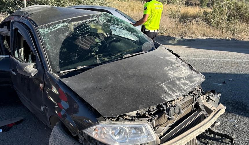 Sakaltutan'da Otomobil Takla Attı: 4 Kişi Yaralandı