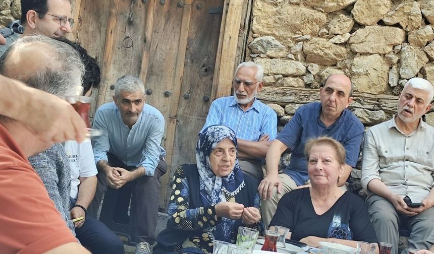 Türkiye Yazarlar Birliği Kemaliye'de Topçu Ailesiyle Buluştu