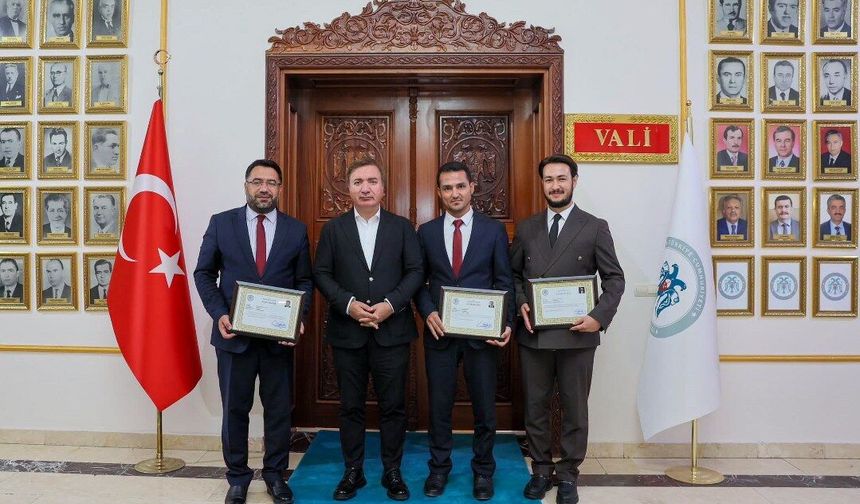 Vali Aydoğdu’dan İki İsim İçin Özel Kabul