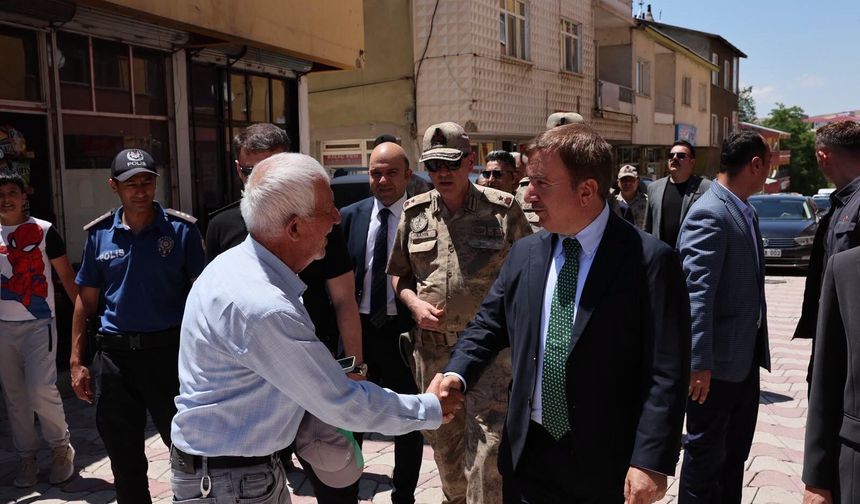Vali Hamza Aydoğdu Tercan'da Esnaf ve Vatandaşlarla Buluştu