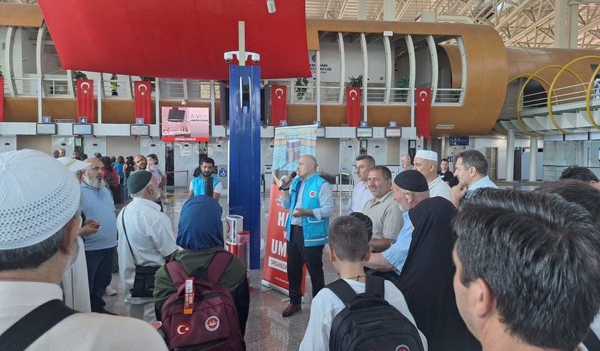 Bilgi Yarışmasını Kazanan 11 Öğrenci Umreye Uğurlandı