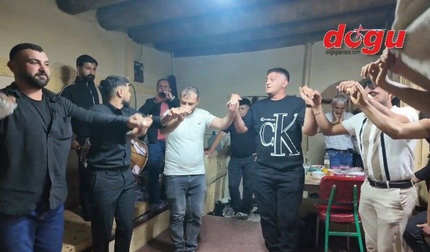 Kelkit'in Balıklı Köyü'nde Geleneksel Erkek Kına Gecesi