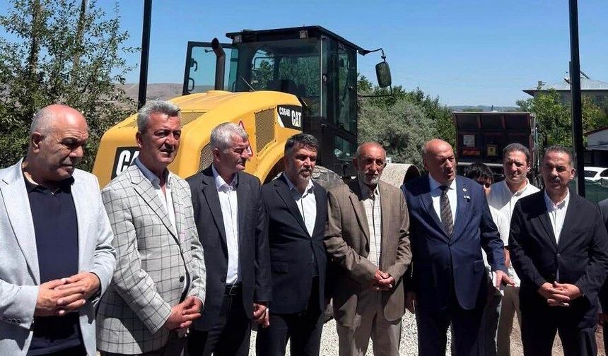 Refahiye Kuzuluk Köyü’nde Asfalt Çalışmaları Yerinde İncelendi