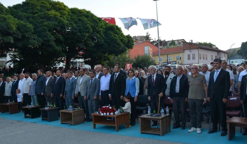 Refahiye’de 19. Geleneksel Coşku: Bal Festivali'nde Üreticiler ve Vatandaşlar Buluştu