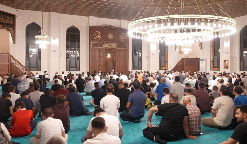 Erzincan’da Mevlid Gecesi Manevi Atmosferle İhya Edildi