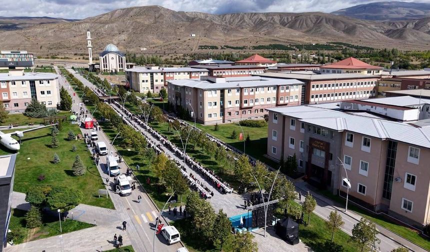 EBYÜ’de Yeni Eğitim Yılı Toplu Kahvaltı İle Başladı