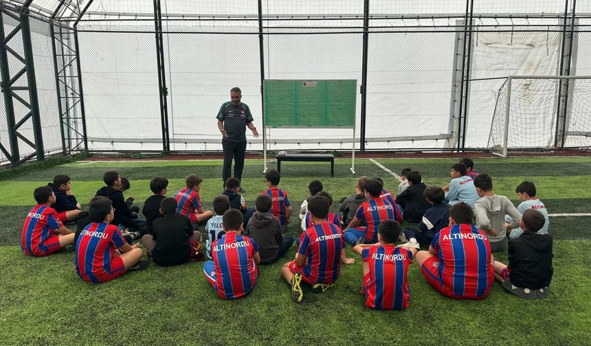 Altınordu Erzincan Spor Okulu’nda Psikolojik Dayanıklılık Semineri