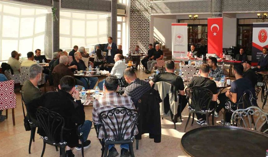 Erzincan'da veteriner hekimlerle istişare toplantısı düzenlendi